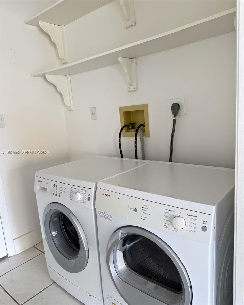 11776 SW 90th Ter Miami, FL 33186