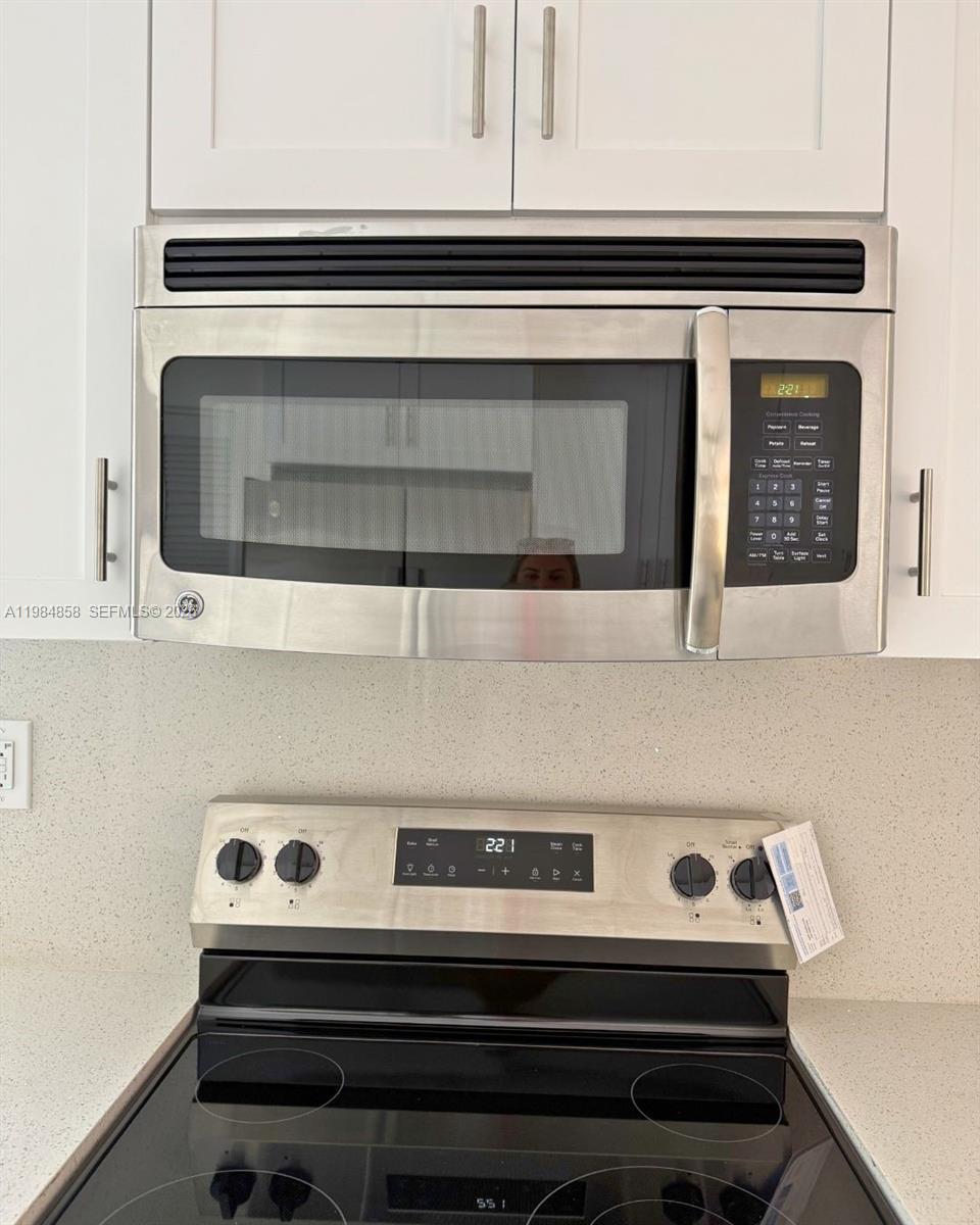 11776 SW 90th Ter Miami, FL 33186