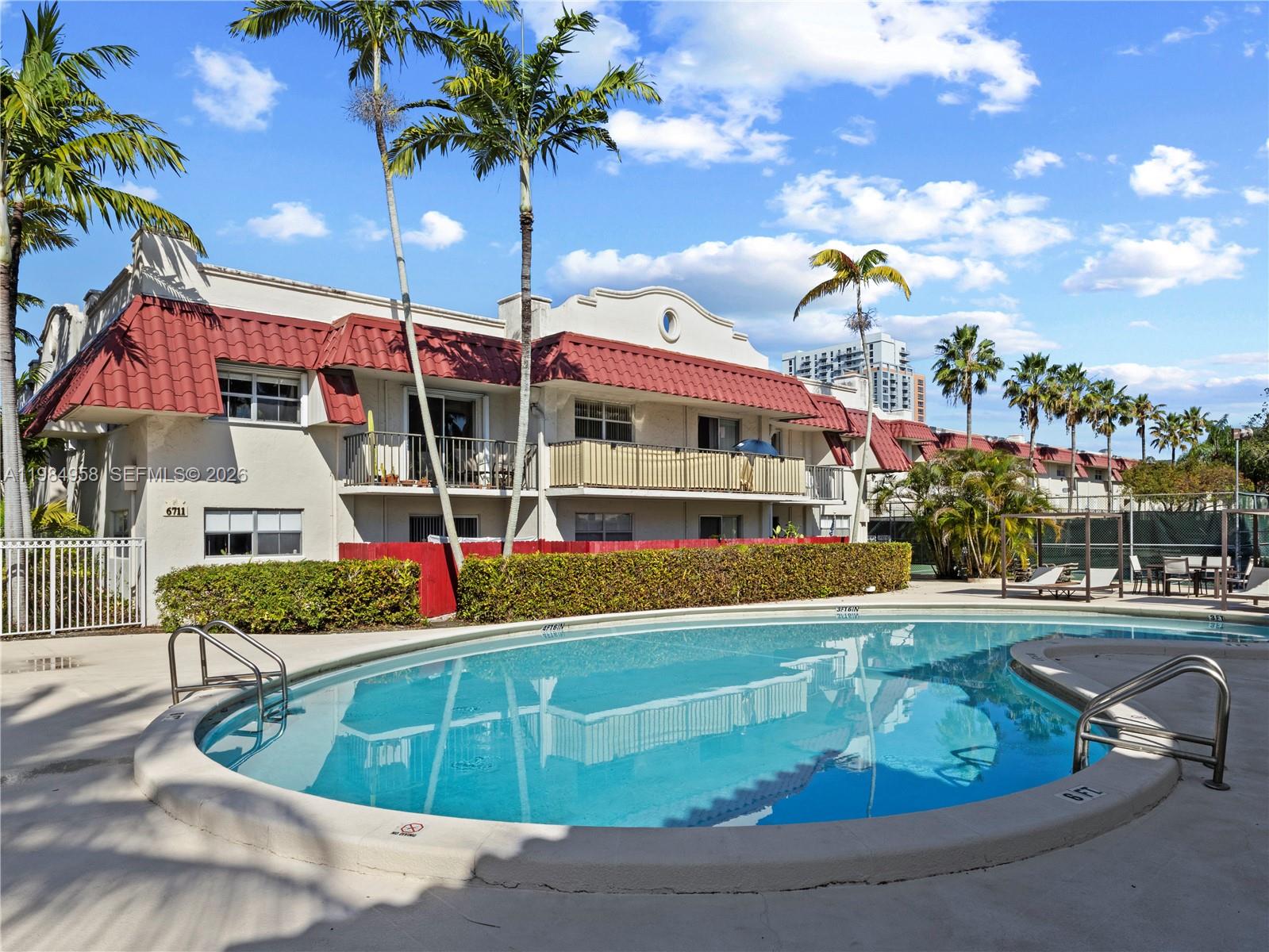 6711 N Kendall Dr #505 Pinecrest, FL 33156