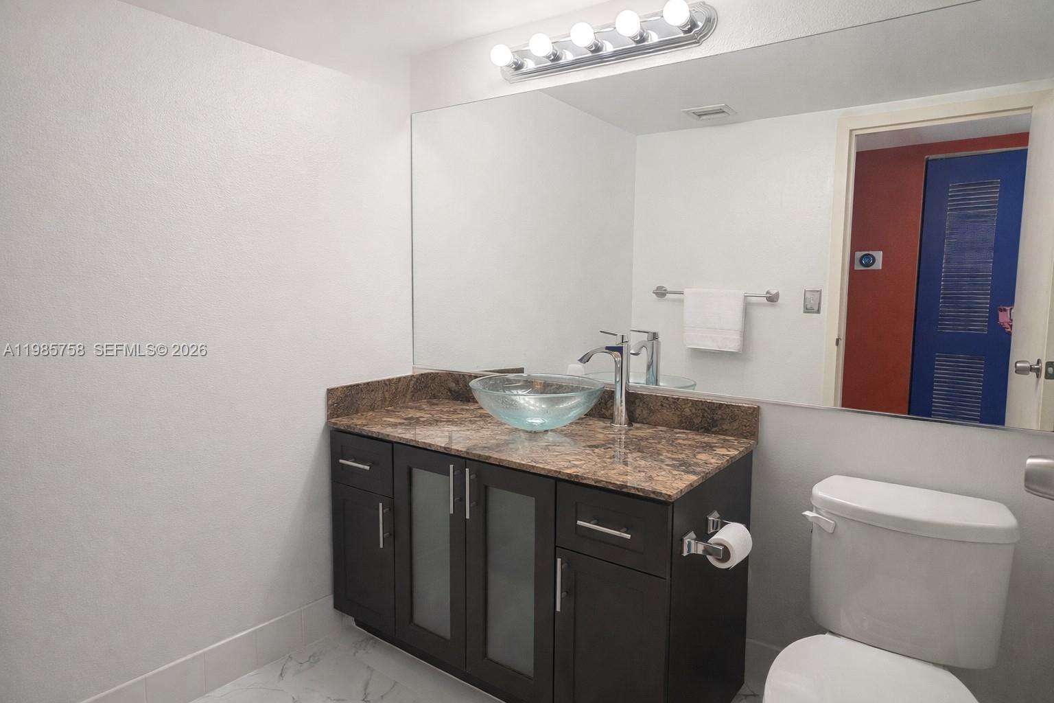 7601 E Treasure Dr #910 North Bay Village, FL 33141