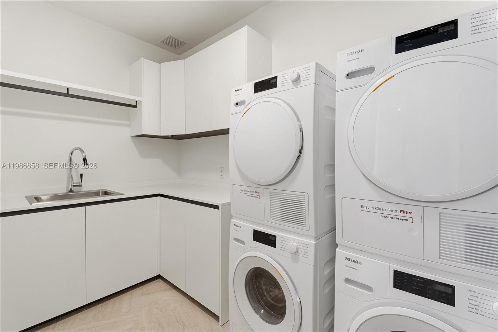 5 Grove Isle Dr #L502 Coconut Grove, FL 33133