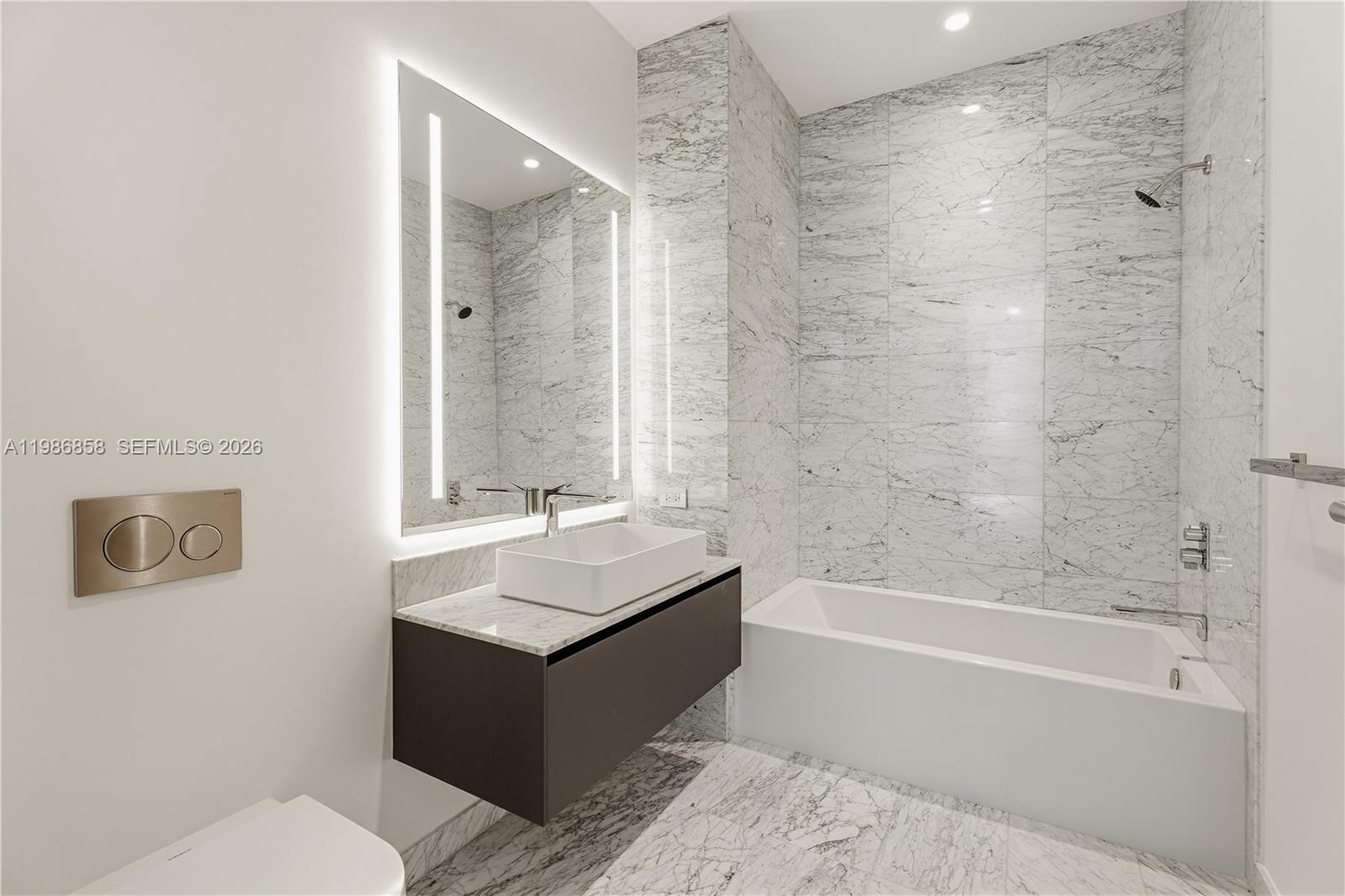 5 Grove Isle Dr #L502 Coconut Grove, FL 33133