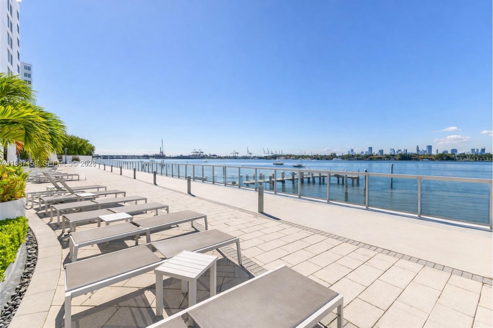 image Mirador 1000 (South Tower)11