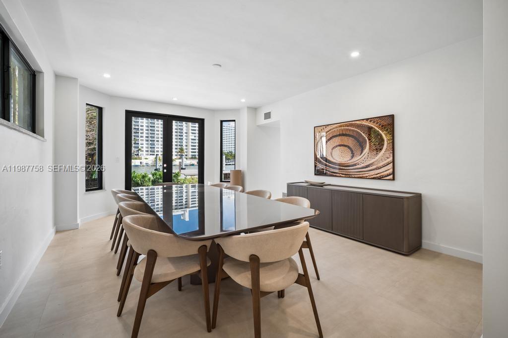 5661 Pine Tree Dr Miami Beach, FL 33140