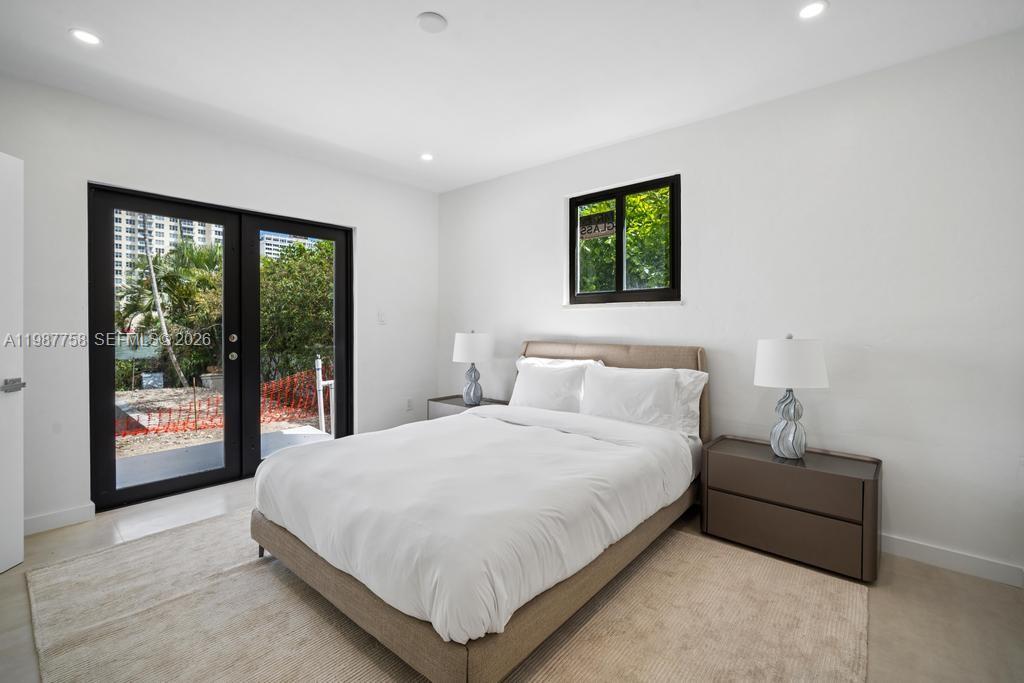 5661 Pine Tree Dr Miami Beach, FL 33140