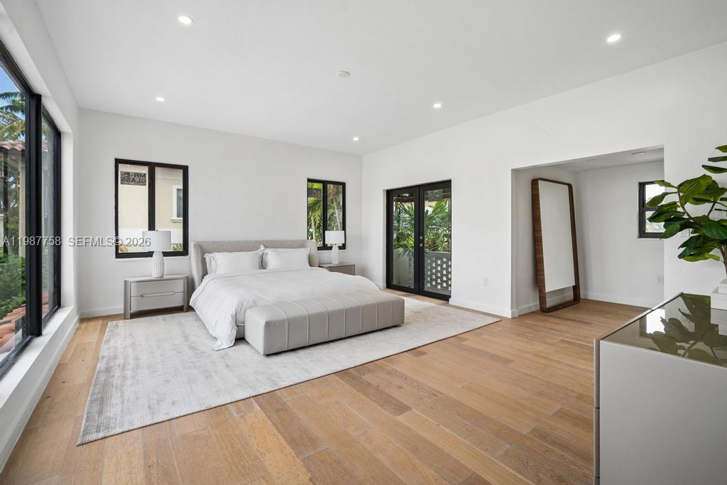 5661 Pine Tree Dr Miami Beach, FL 33140