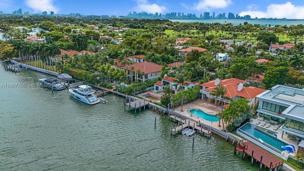 5661 Pine Tree Dr Miami Beach, FL 33140