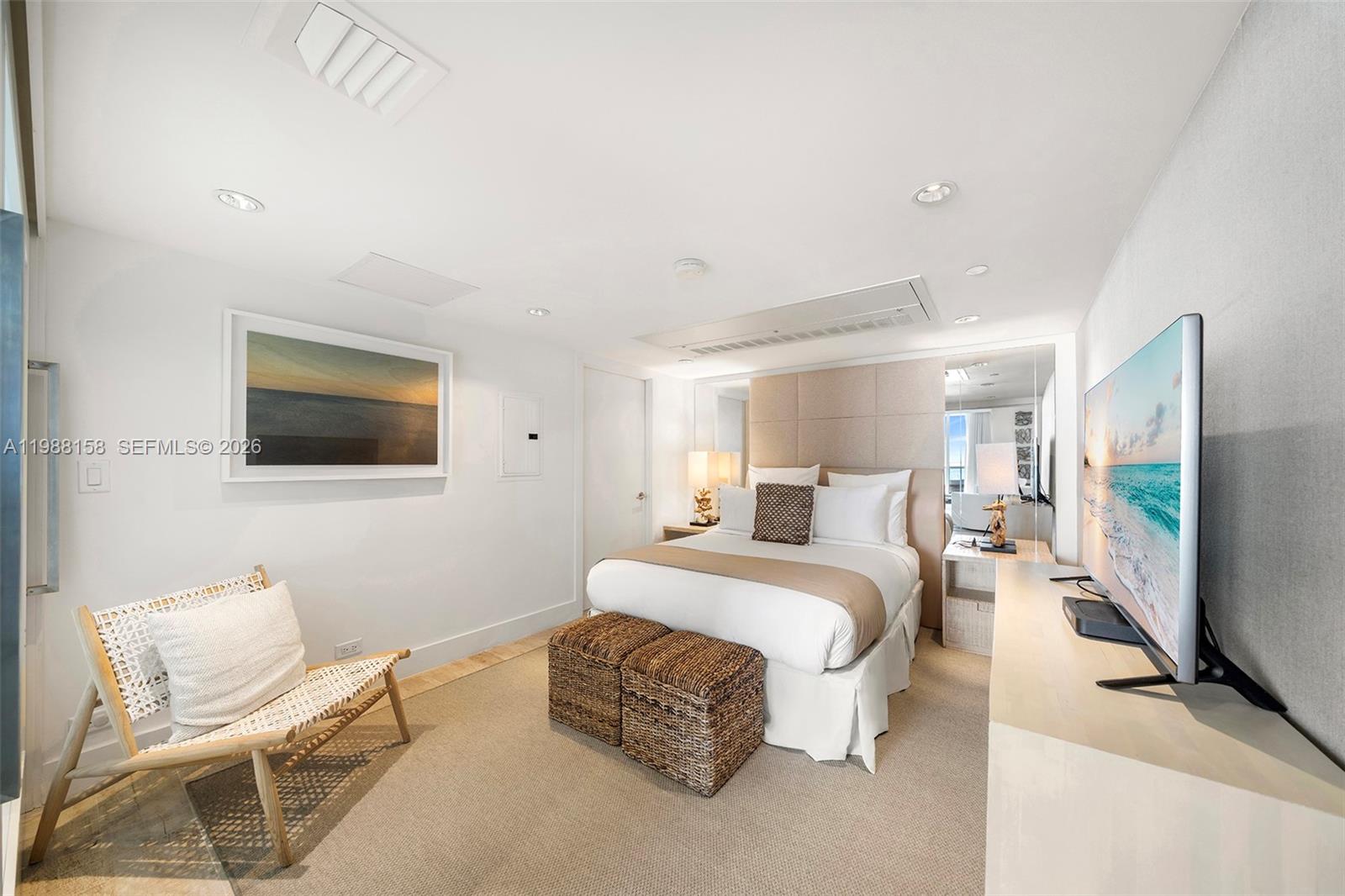 102 24th St #1040 Miami Beach, FL 33139