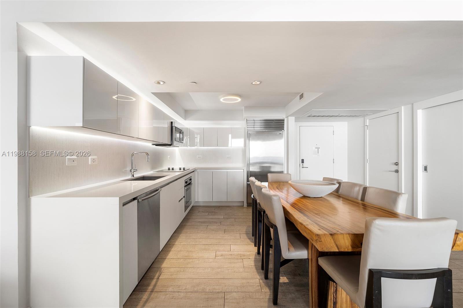 102 24th St #1040 Miami Beach, FL 33139