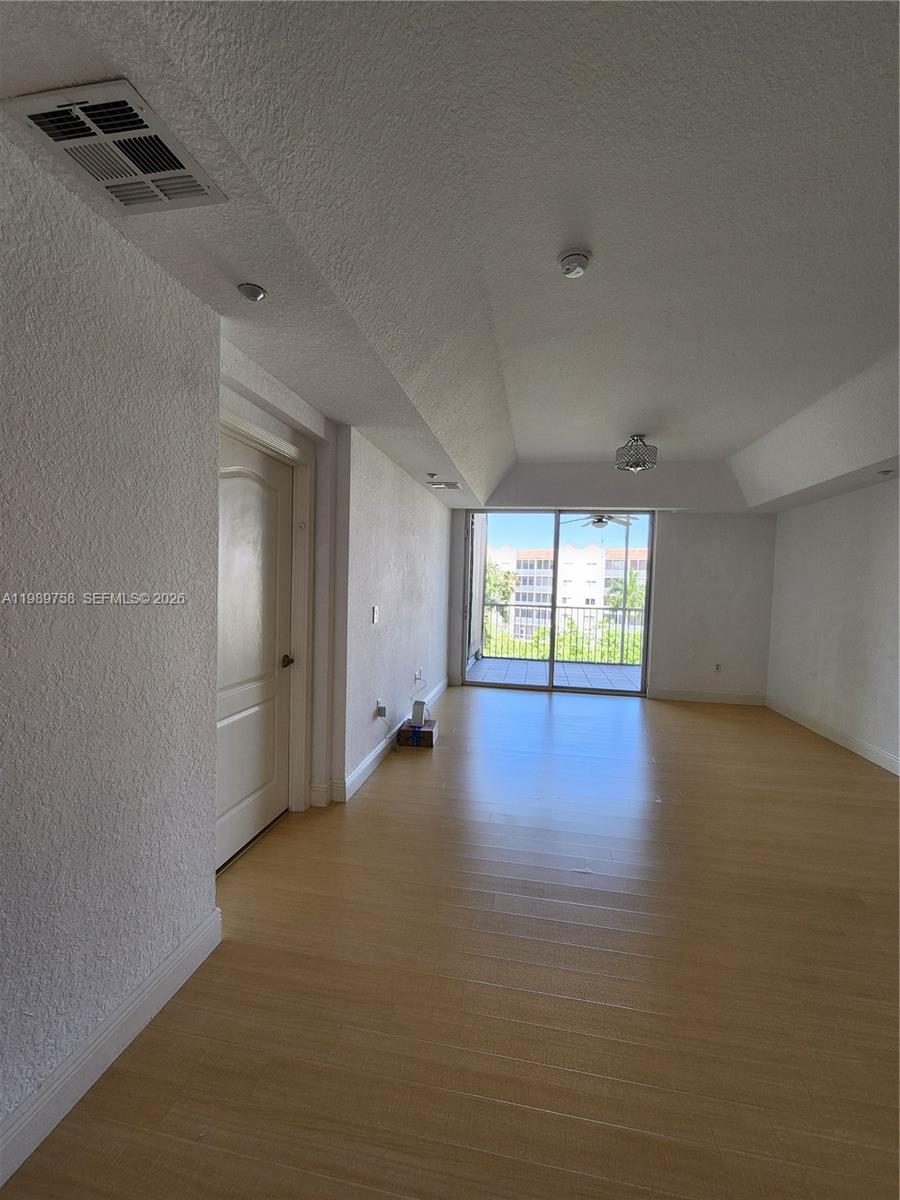 10710 NW 66th St #402 Doral, FL 33178