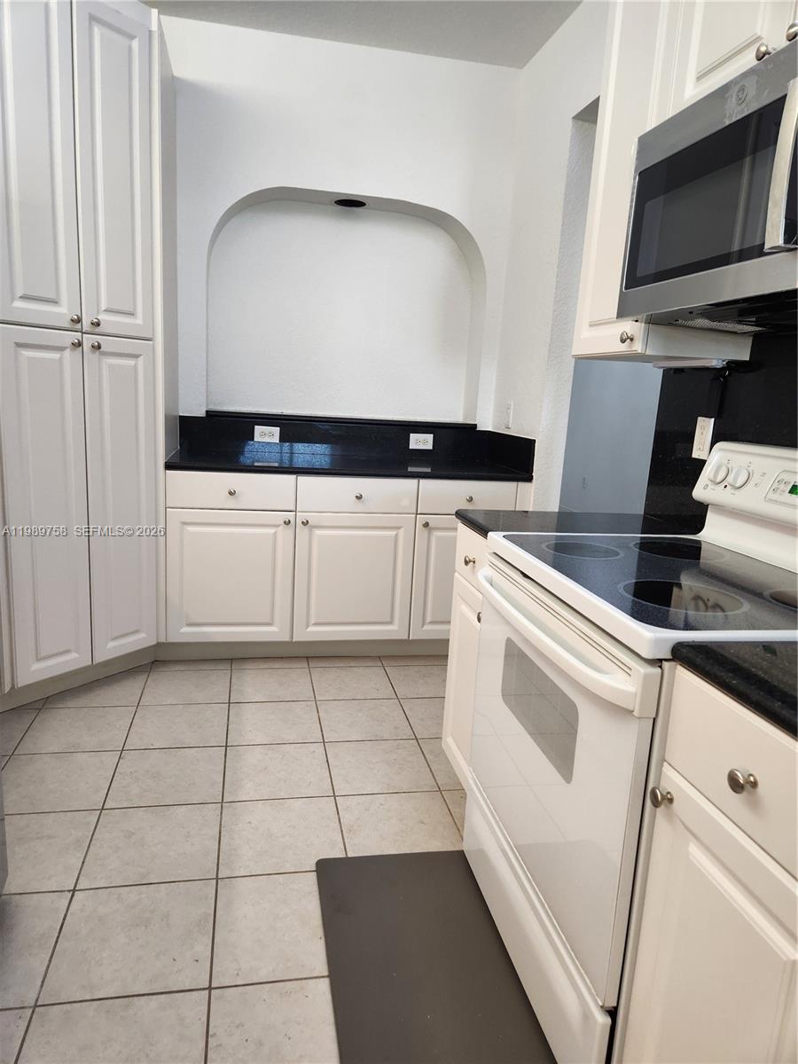 10710 NW 66th St #402 Doral, FL 33178