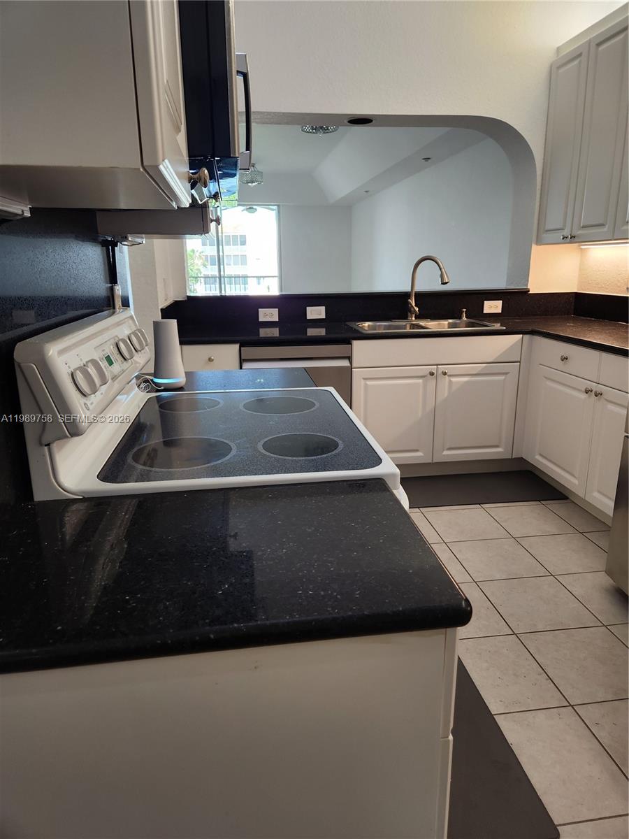 10710 NW 66th St #402 Doral, FL 33178