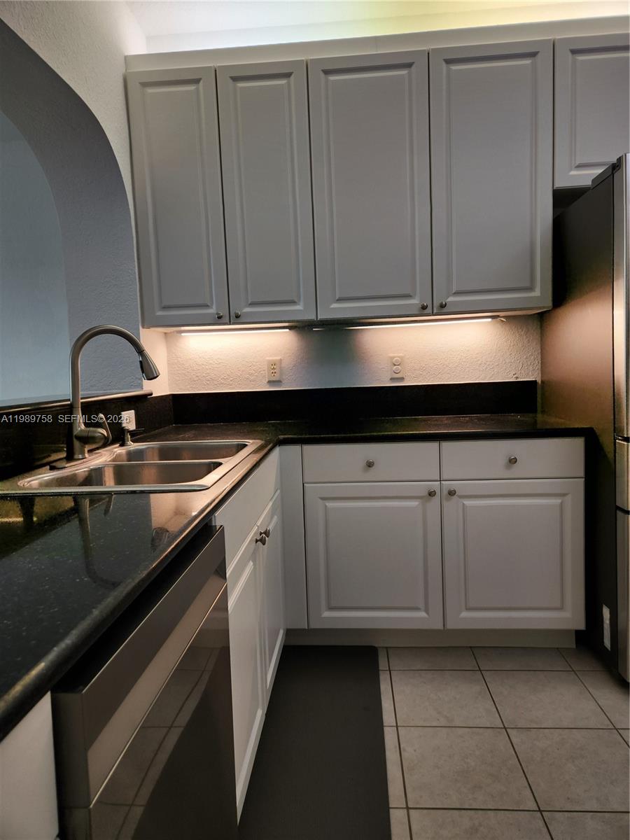 10710 NW 66th St #402 Doral, FL 33178