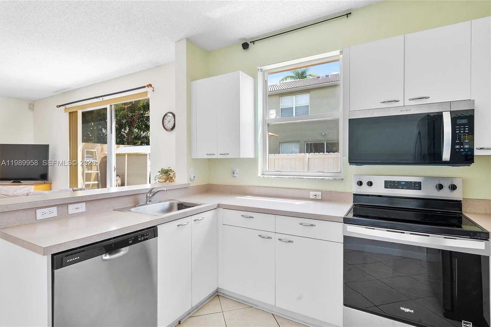 15462 NW 14th Ct Pembroke Pines, FL 33028