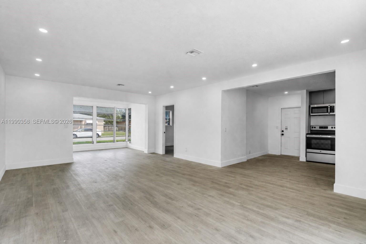 110 NE 171st St North Miami Beach, FL 33162