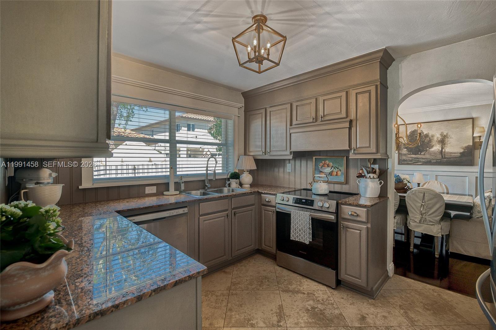 19237 NW 13th St Pembroke Pines, FL 33029