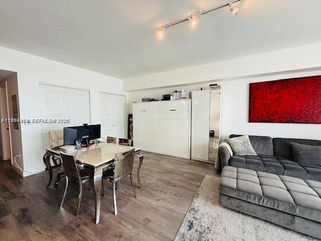 image Icon Brickell I5