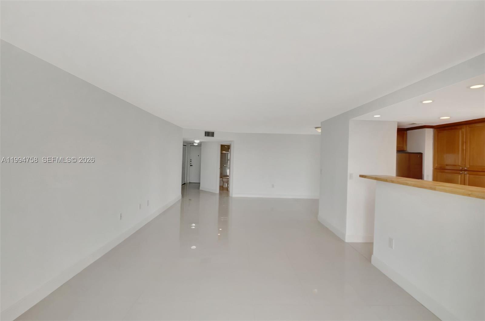 image Brickell Bay Club11