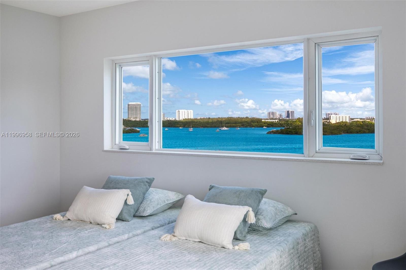 10300 W Bay Hbr Dr #9D Bay Harbor Islands, FL 33154