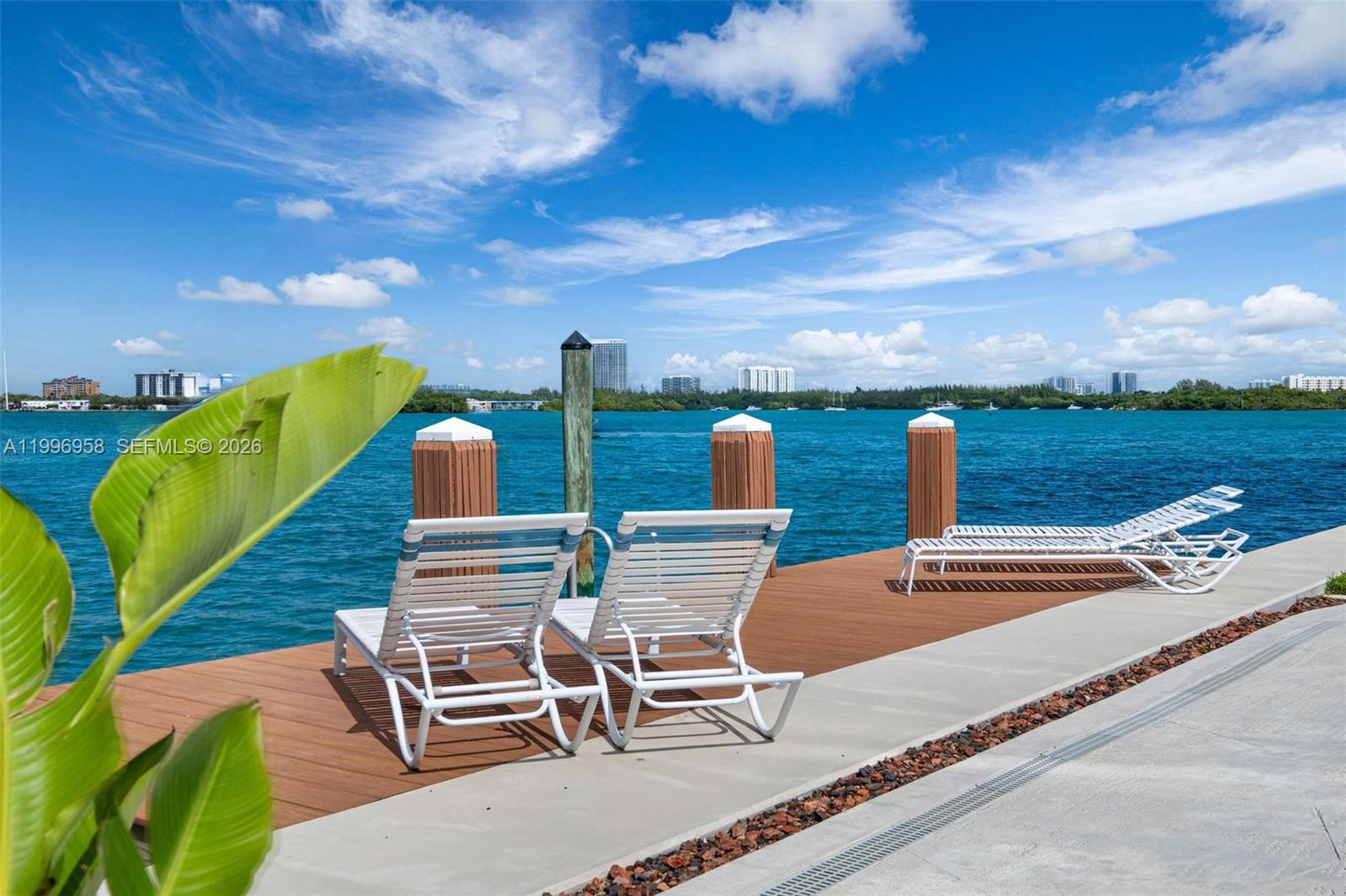 10300 W Bay Hbr Dr #9D Bay Harbor Islands, FL 33154