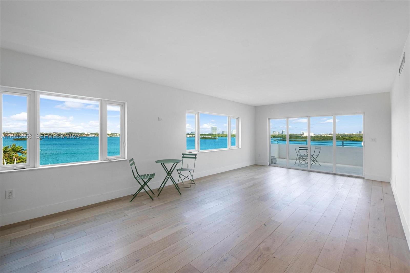 10300 W Bay Hbr Dr #9D Bay Harbor Islands, FL 33154