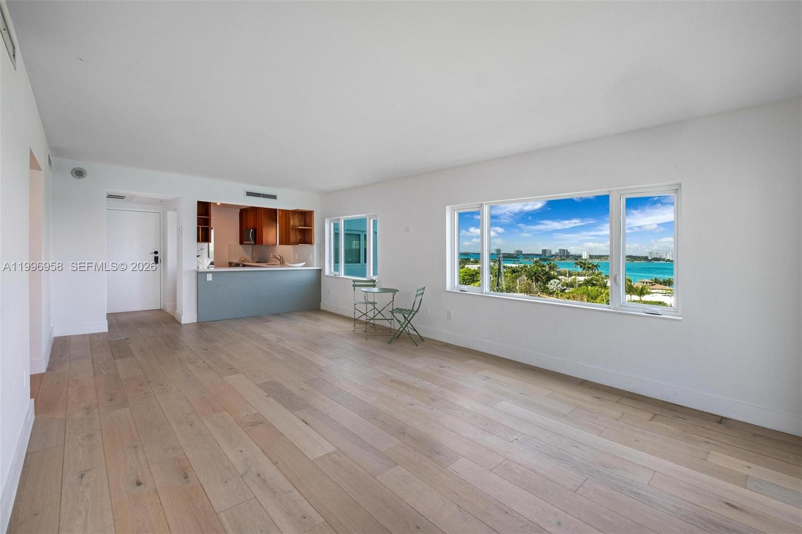 10300 W Bay Hbr Dr #9D Bay Harbor Islands, FL 33154