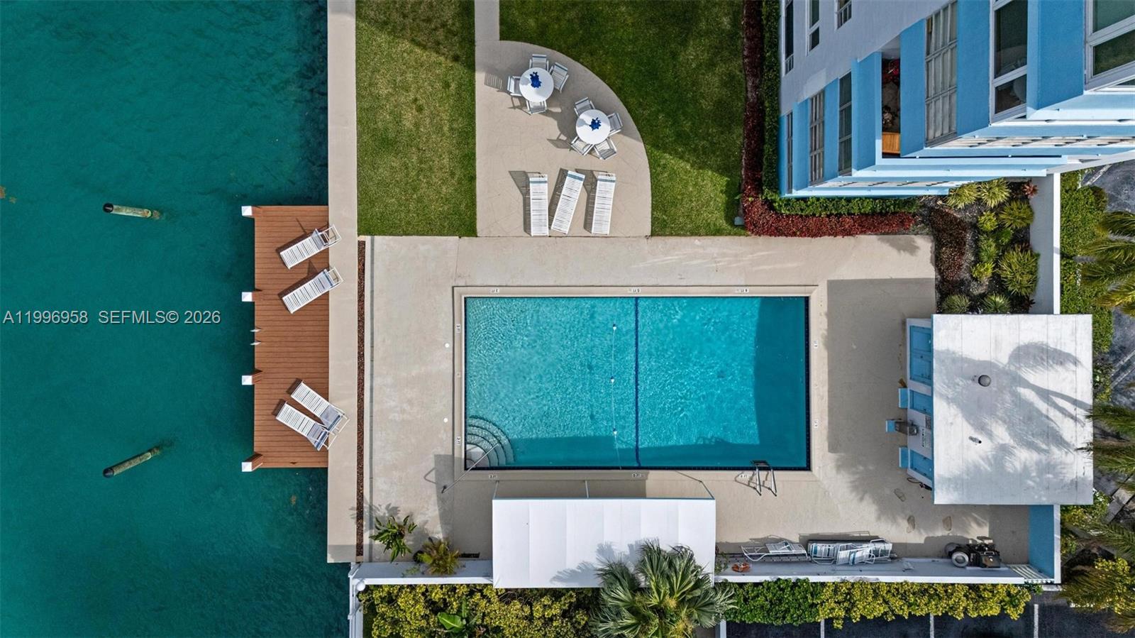 10300 W Bay Hbr Dr #9D Bay Harbor Islands, FL 33154