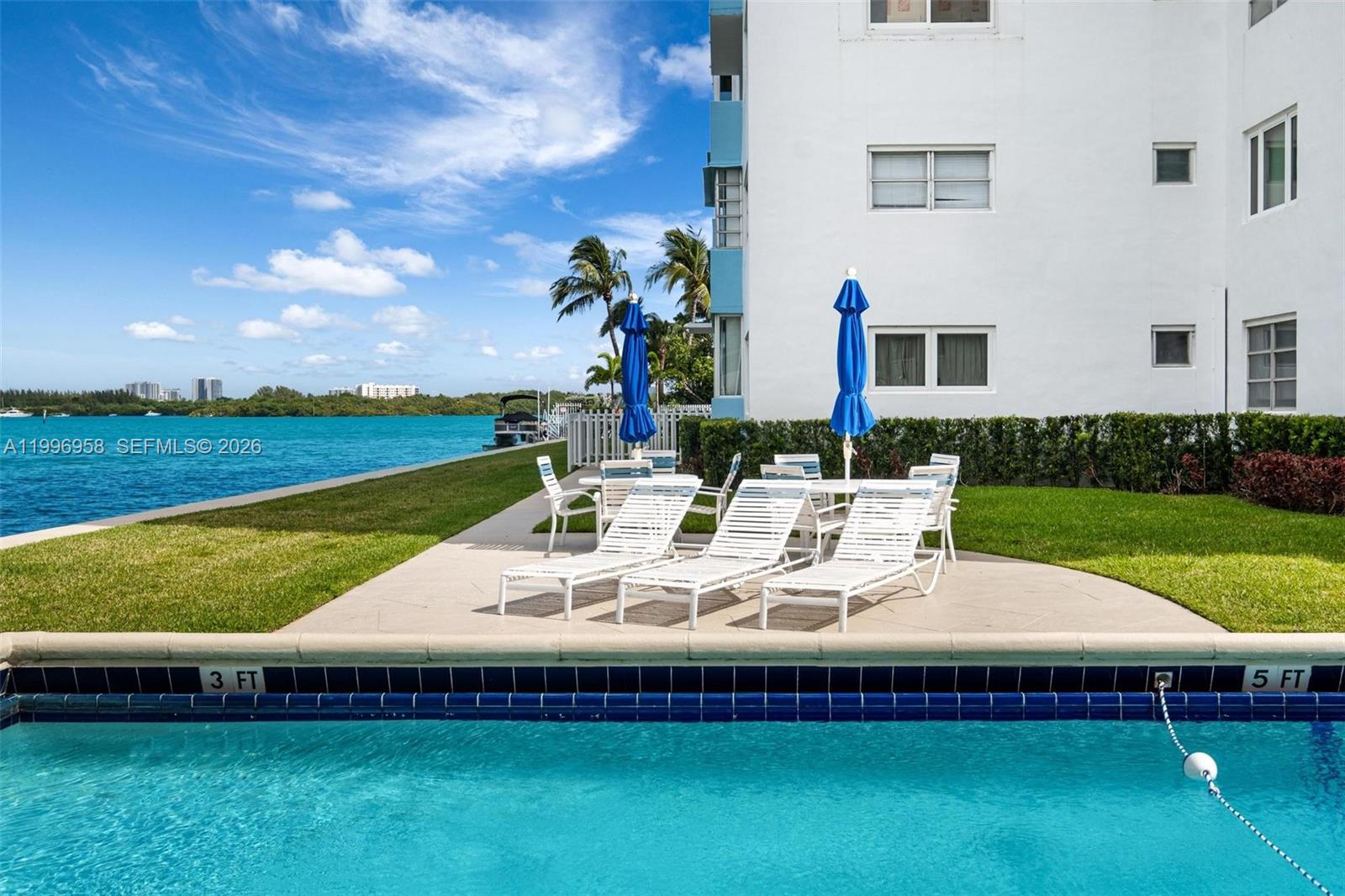 10300 W Bay Hbr Dr #9D Bay Harbor Islands, FL 33154