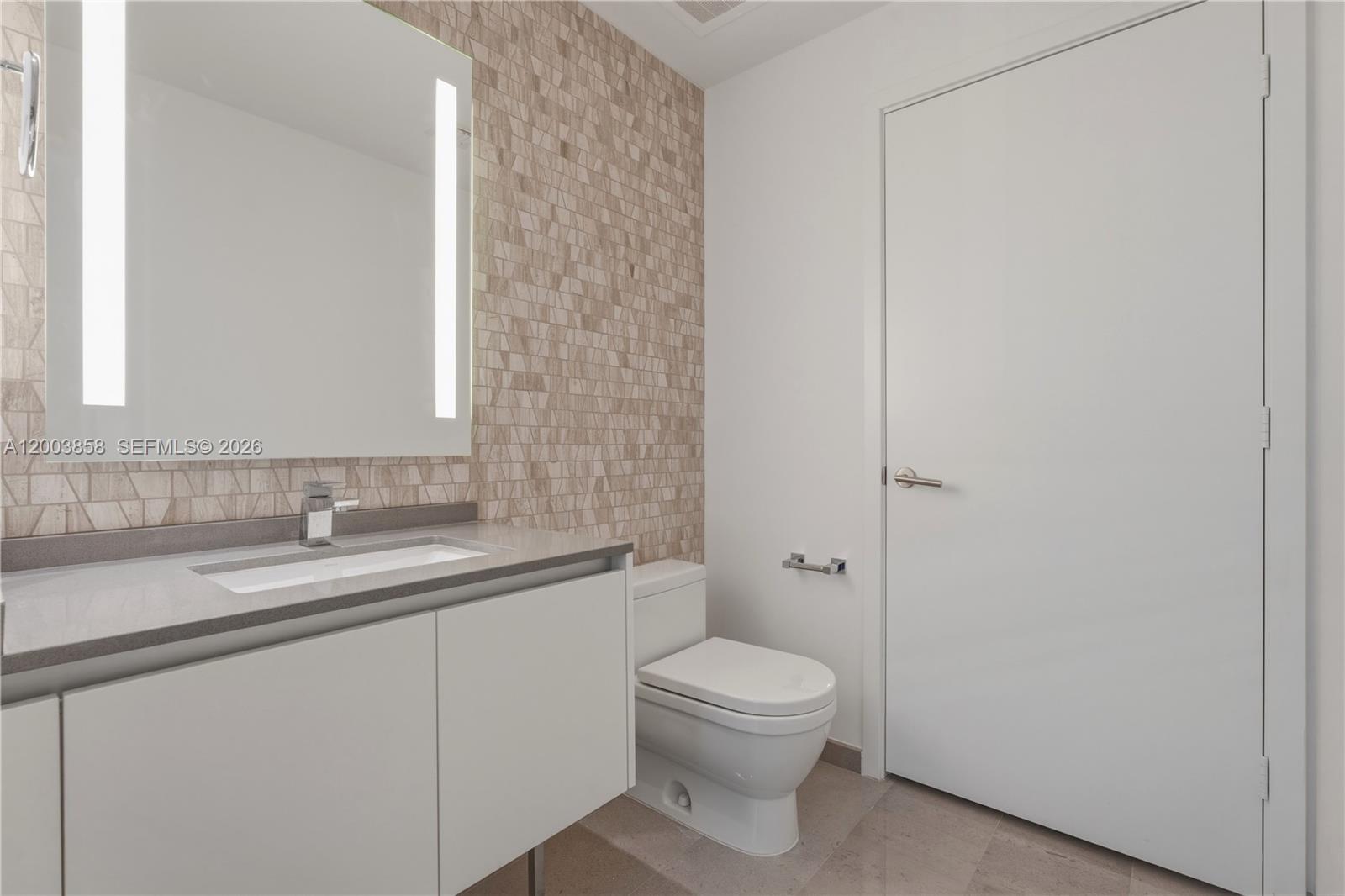 88 SW 7th St #3710 Miami, FL 33130