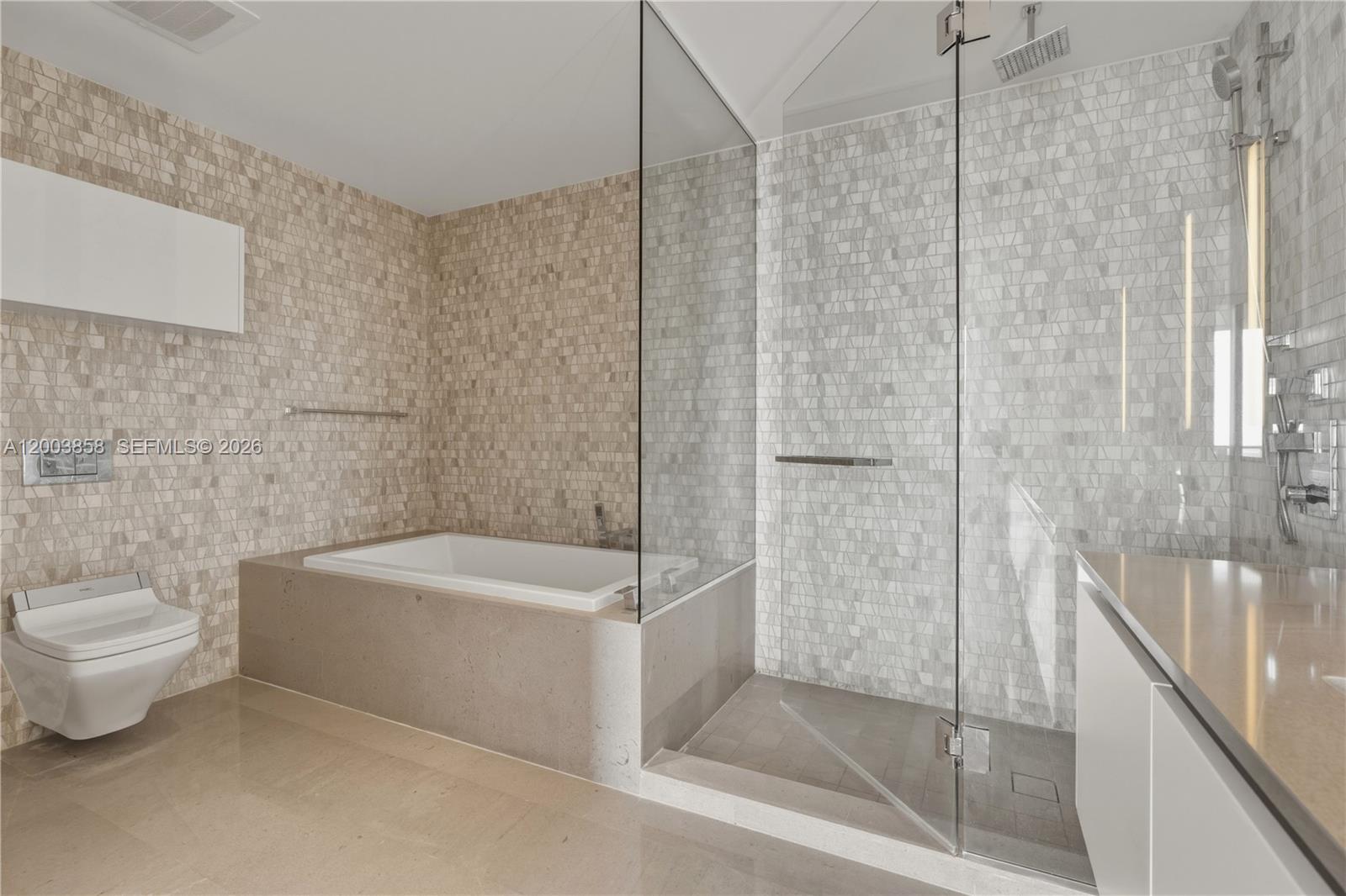 88 SW 7th St #3710 Miami, FL 33130