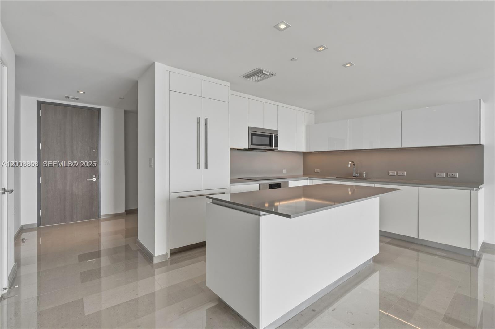 88 SW 7th St #3710 Miami, FL 33130