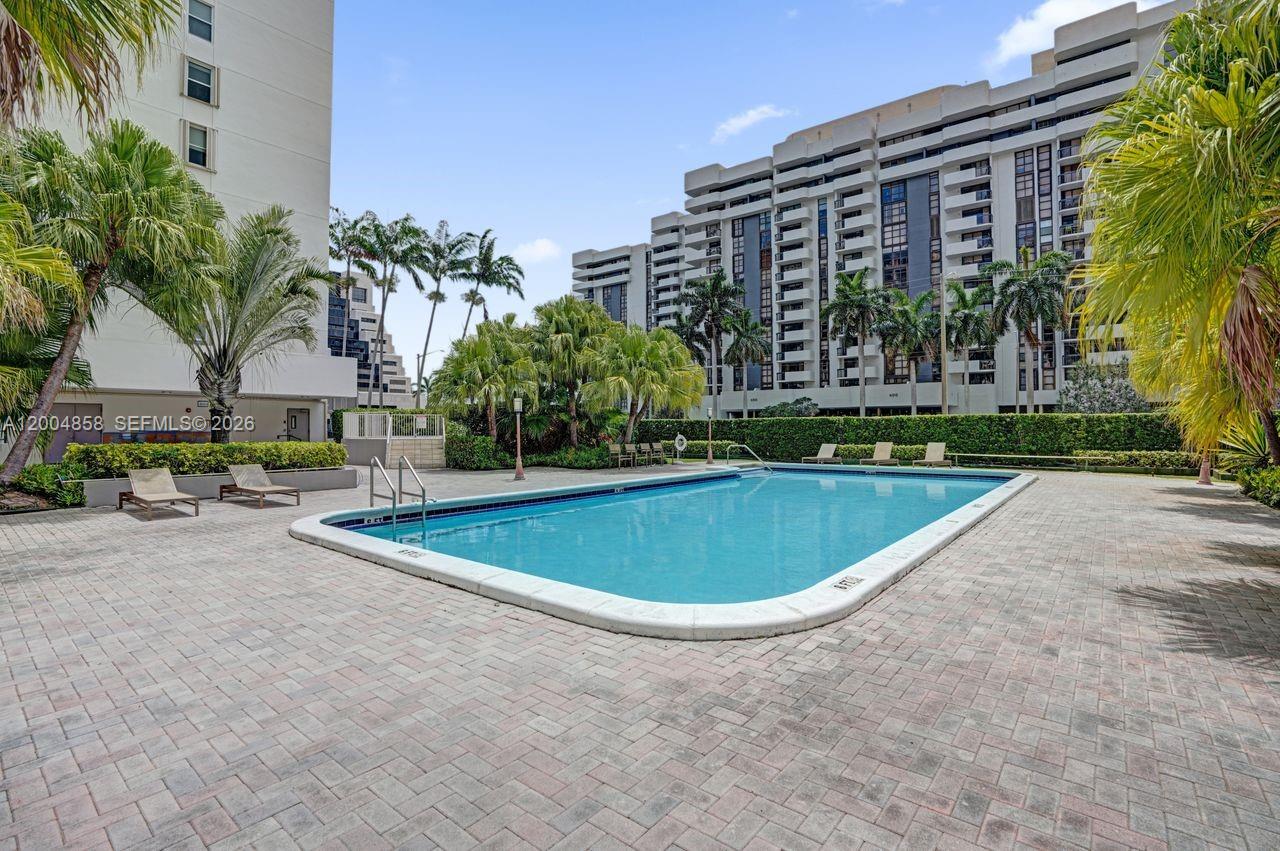 625 Biltmore Way #103 Coral Gables, FL 33134
