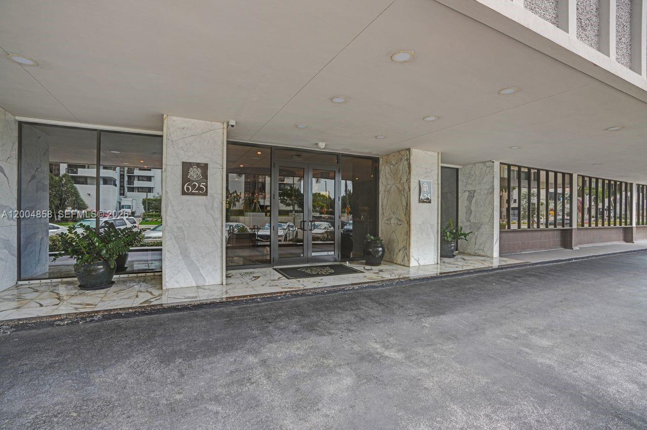 625 Biltmore Way #103 Coral Gables, FL 33134