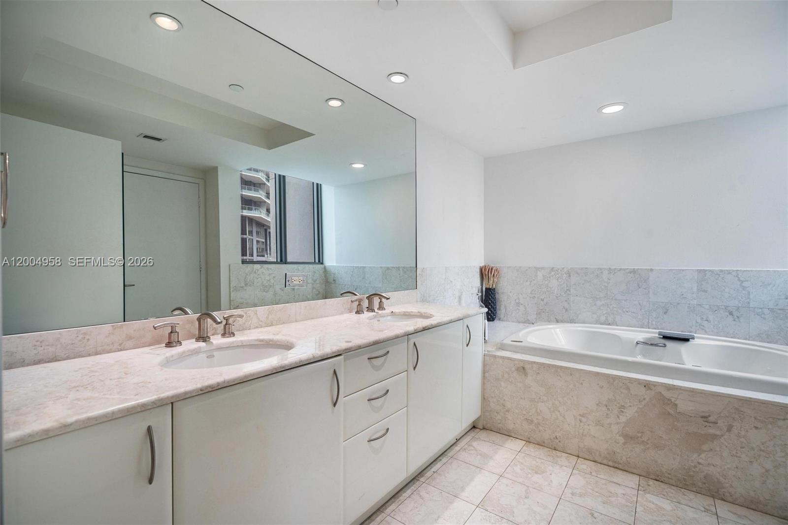 image Jade at Brickell Bay12