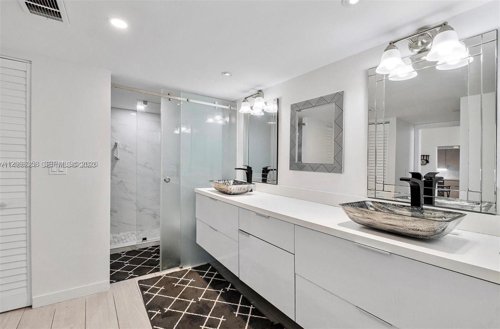 100 Bayview Dr #PH31 Sunny Isles Beach, FL 33160