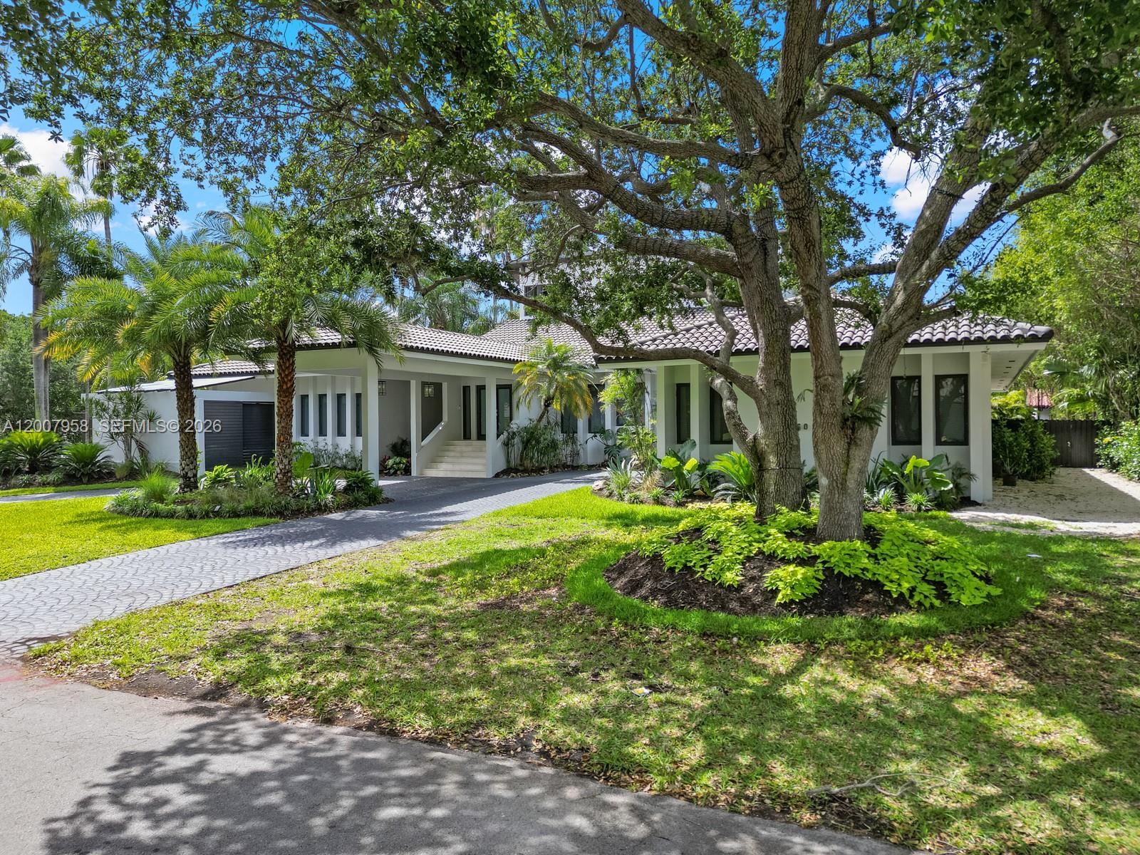 Undisclosed Address Palmetto Bay, FL 33157