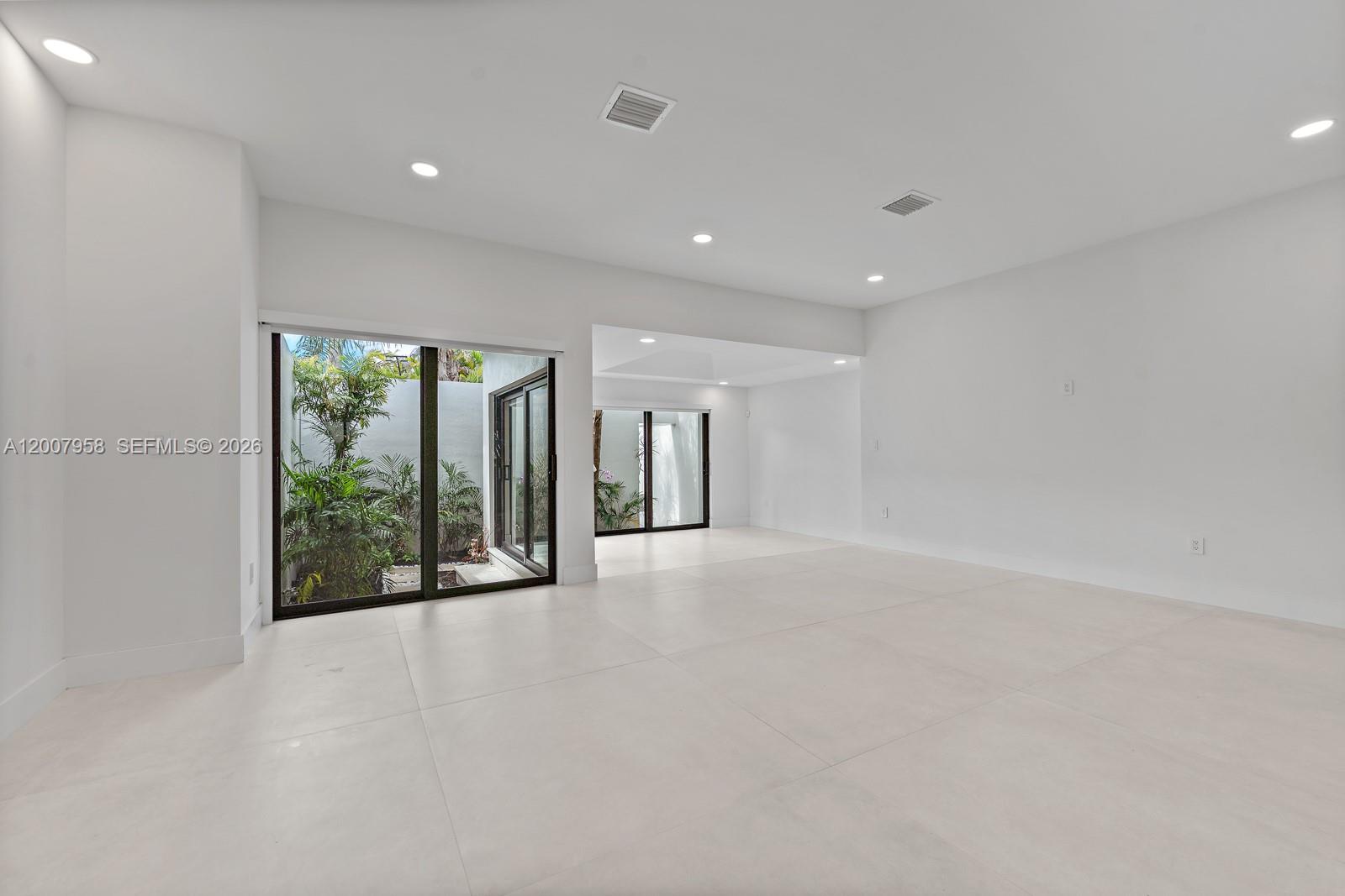 Undisclosed Address Palmetto Bay, FL 33157
