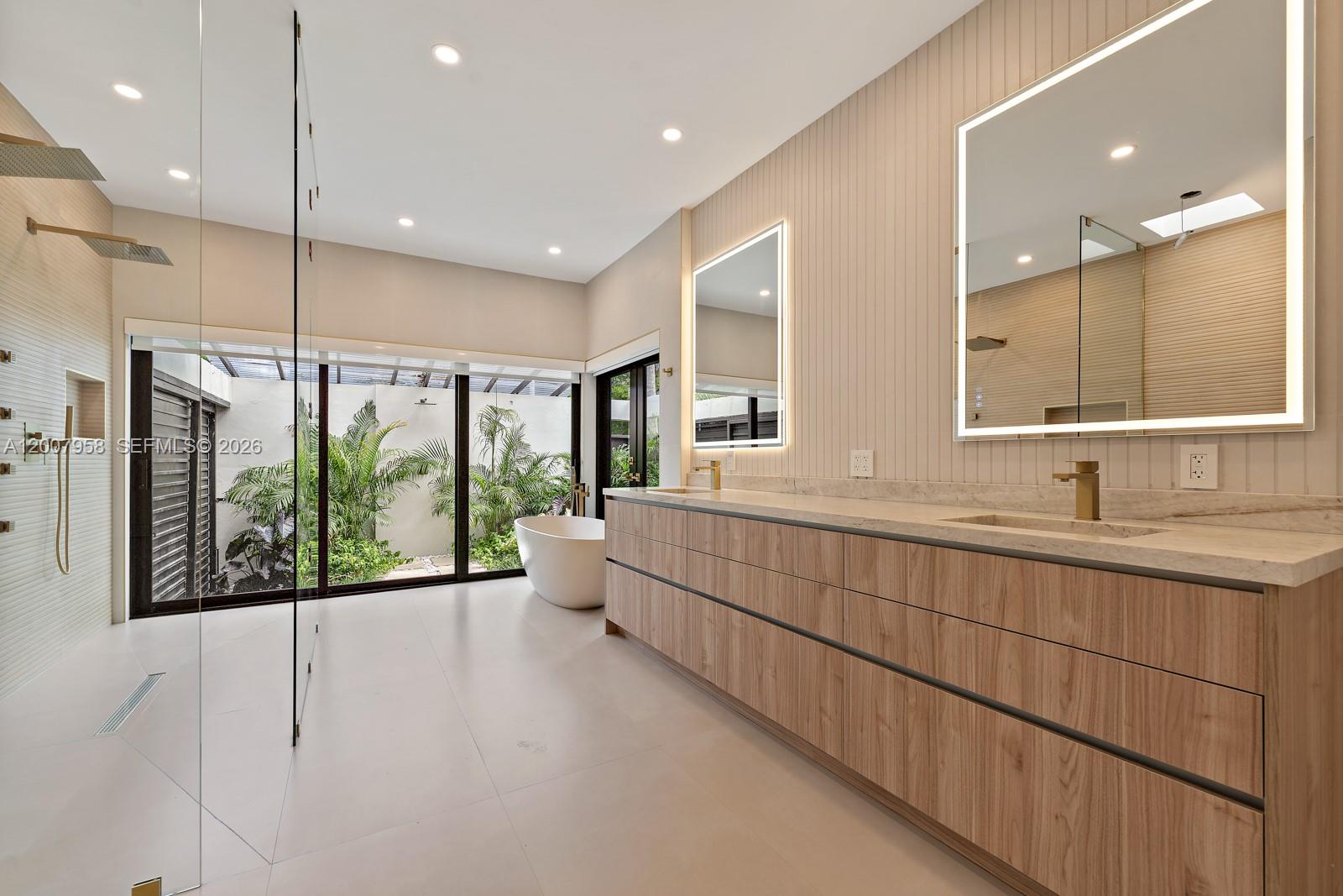Undisclosed Address Palmetto Bay, FL 33157