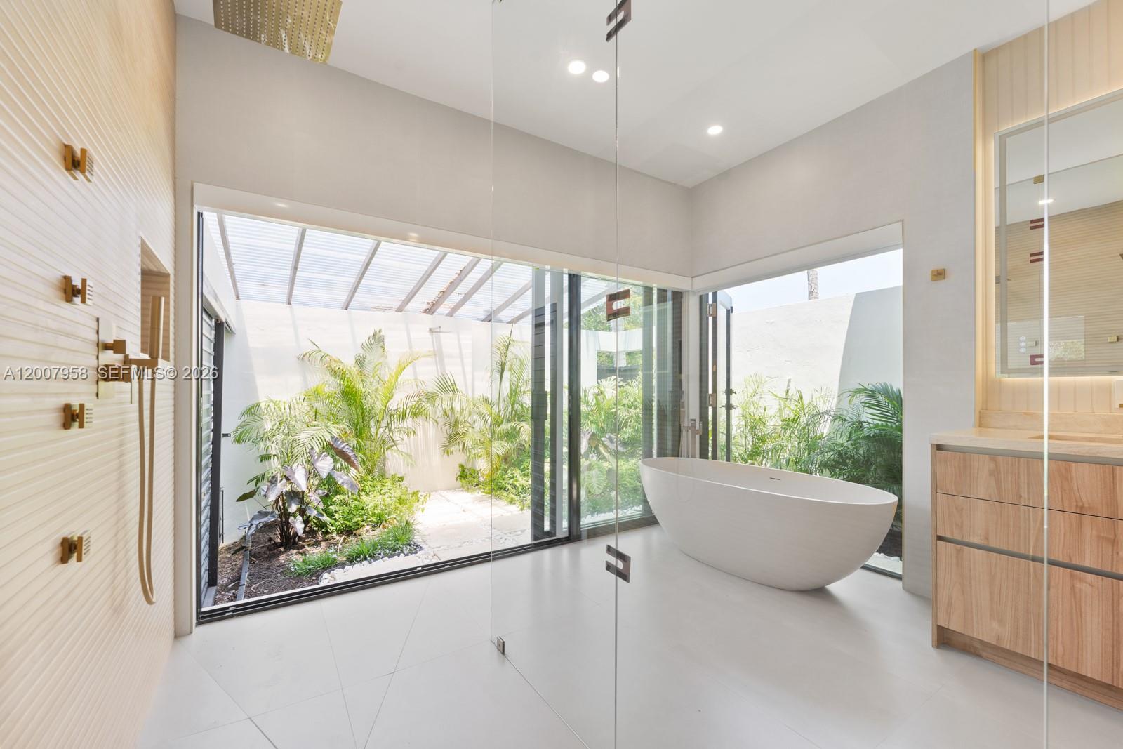 Undisclosed Address Palmetto Bay, FL 33157
