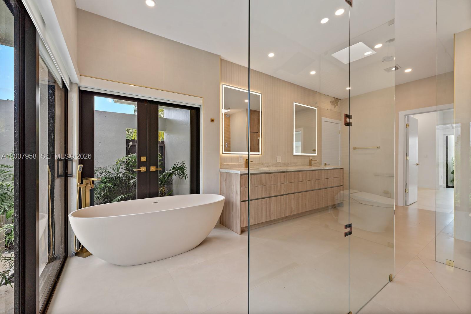 Undisclosed Address Palmetto Bay, FL 33157