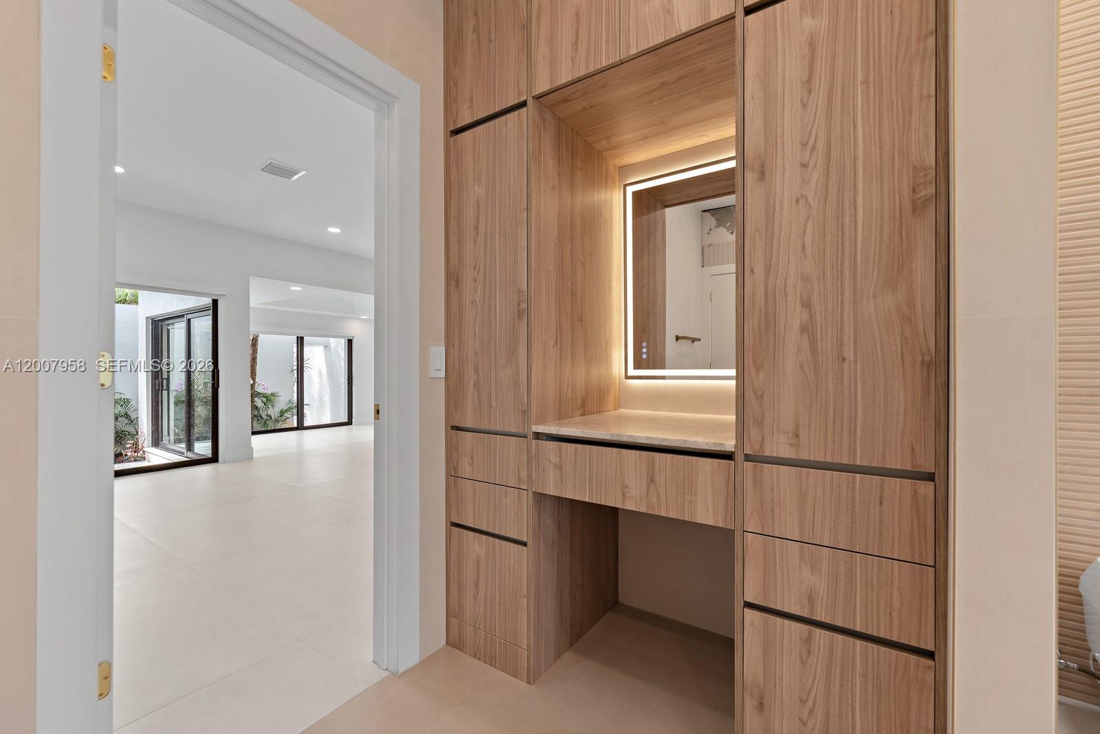 Undisclosed Address Palmetto Bay, FL 33157