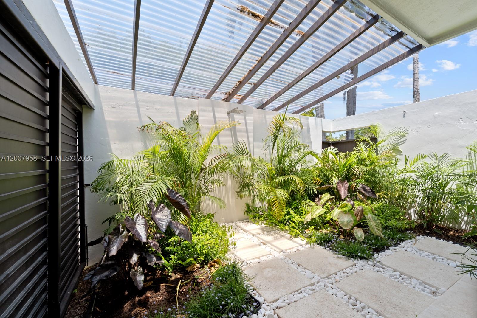Undisclosed Address Palmetto Bay, FL 33157
