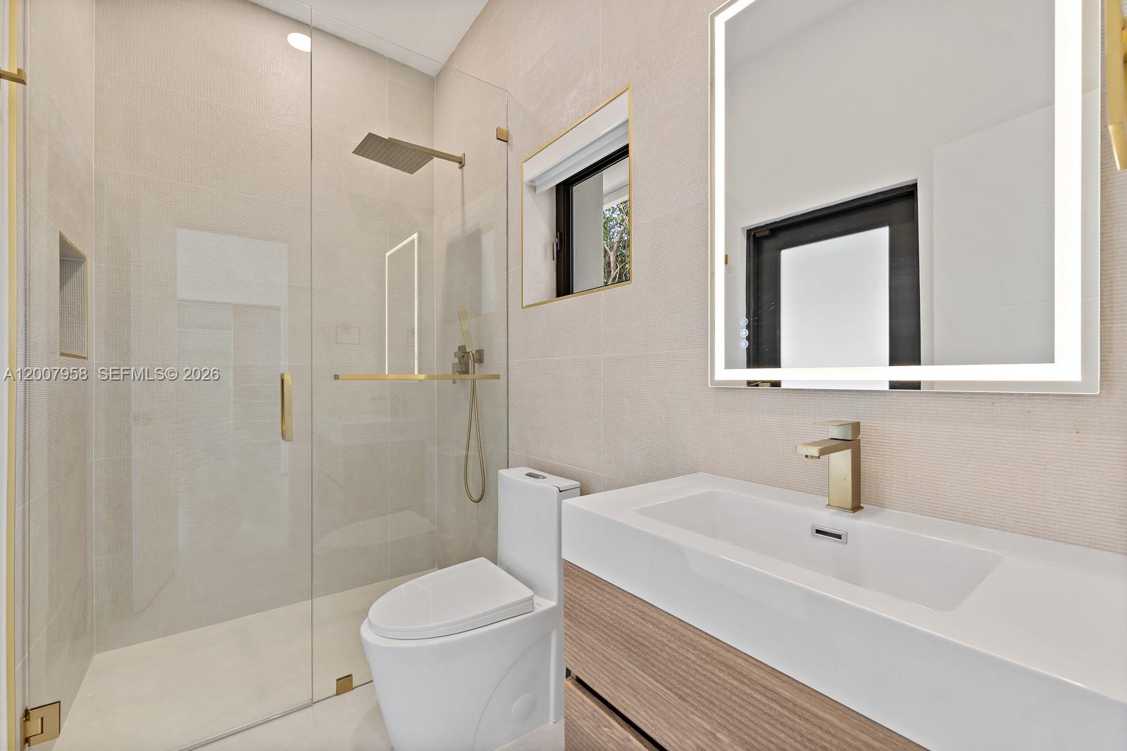 Undisclosed Address Palmetto Bay, FL 33157