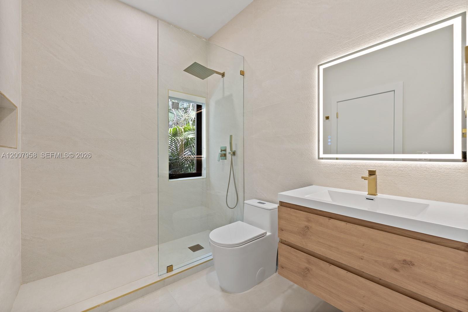 Undisclosed Address Palmetto Bay, FL 33157