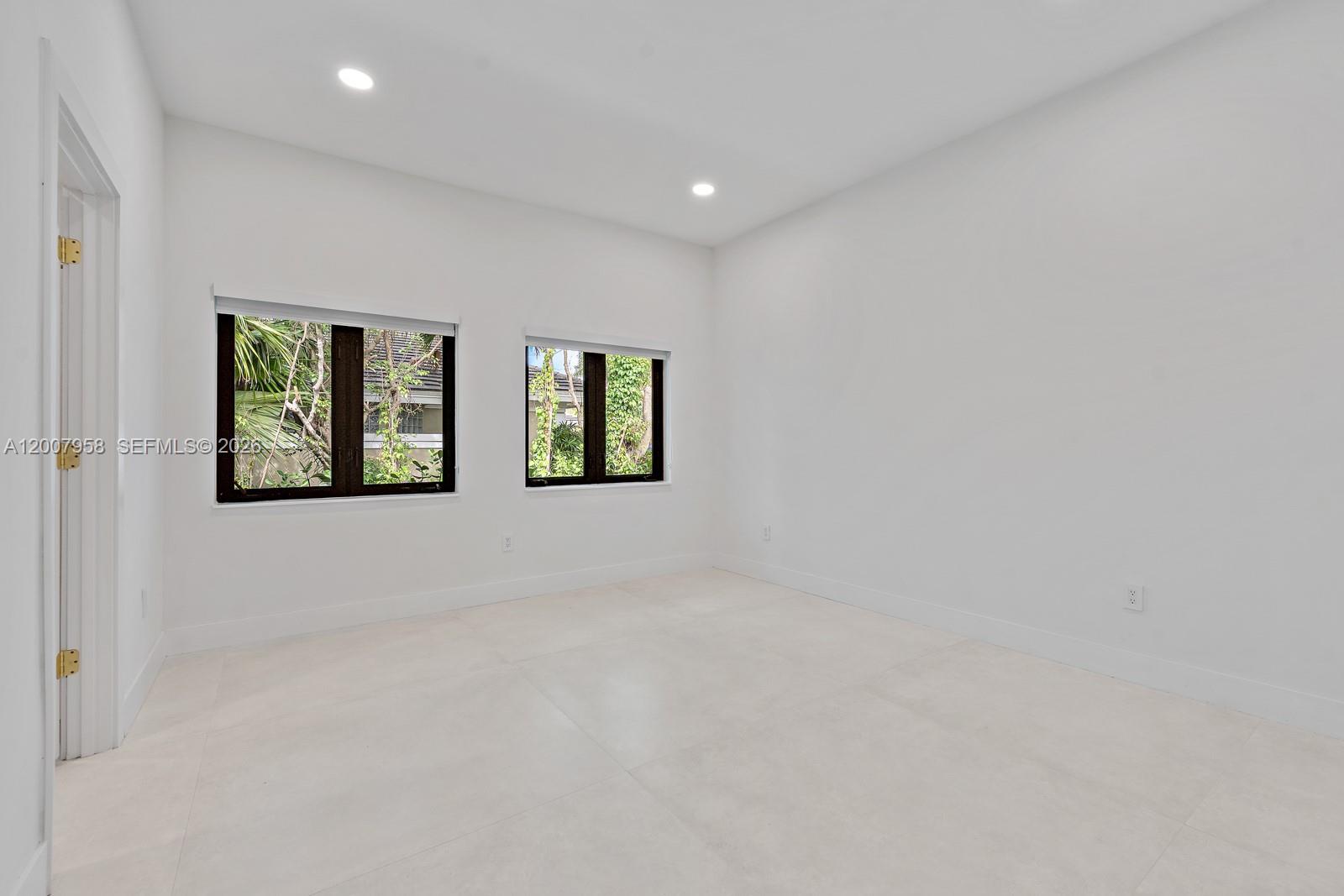 Undisclosed Address Palmetto Bay, FL 33157