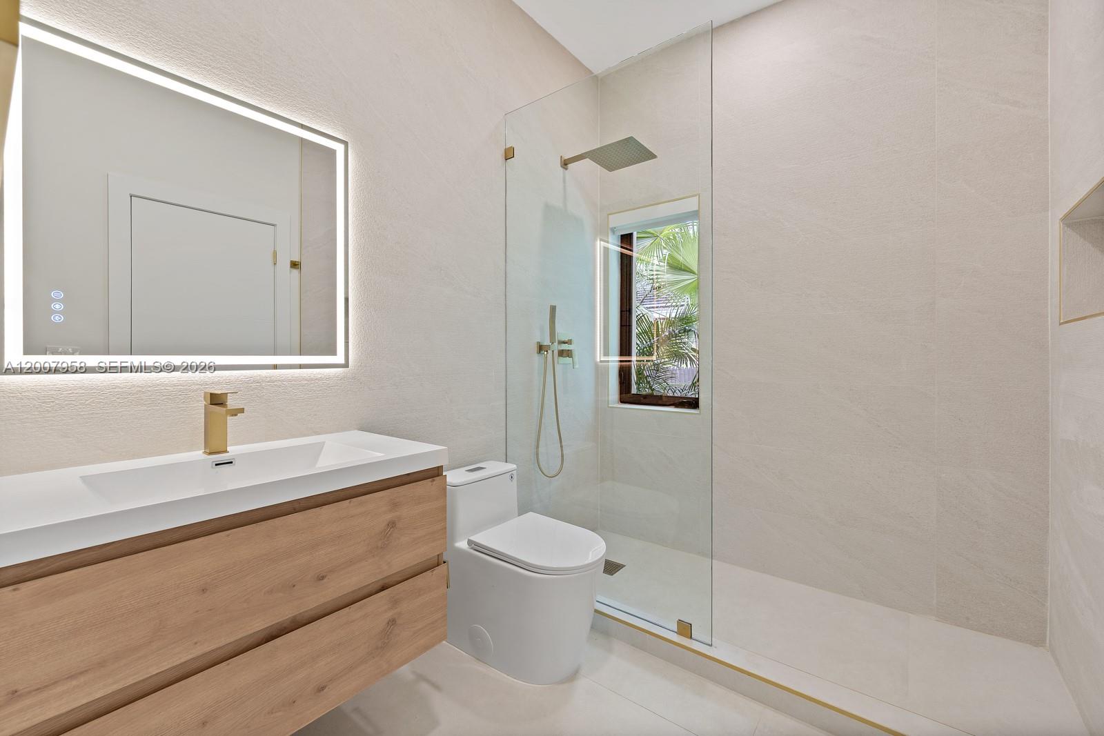 Undisclosed Address Palmetto Bay, FL 33157