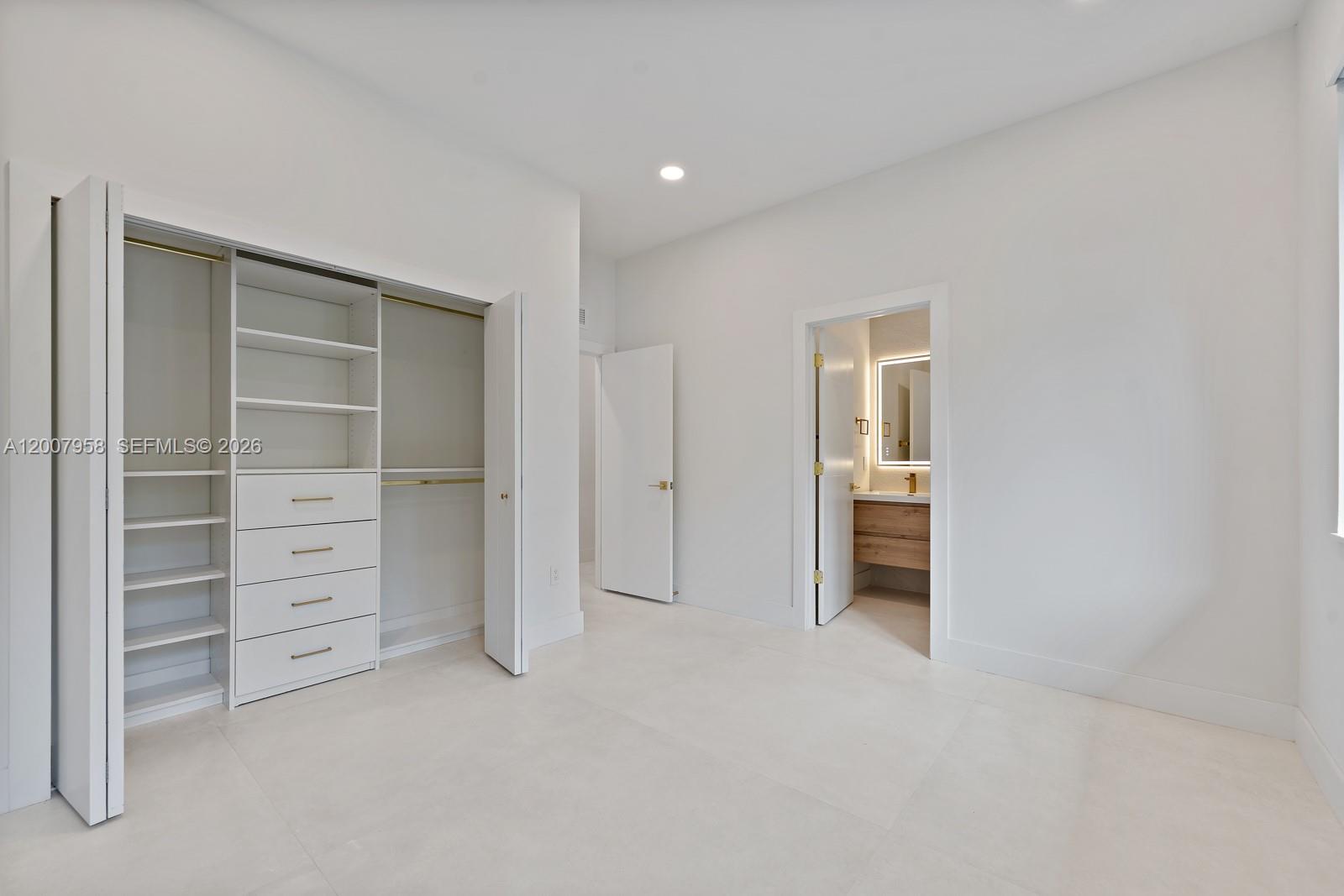 Undisclosed Address Palmetto Bay, FL 33157