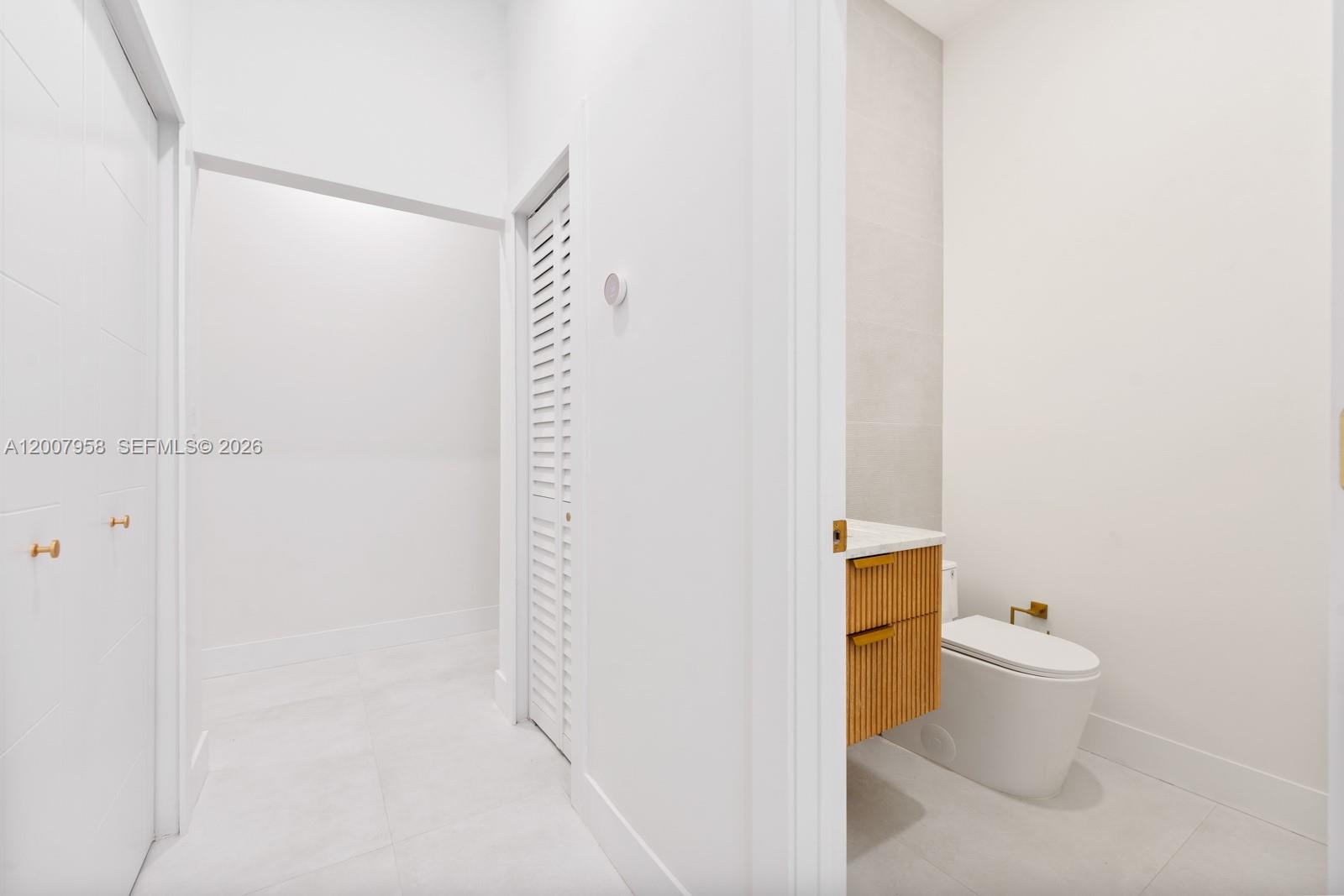 Undisclosed Address Palmetto Bay, FL 33157