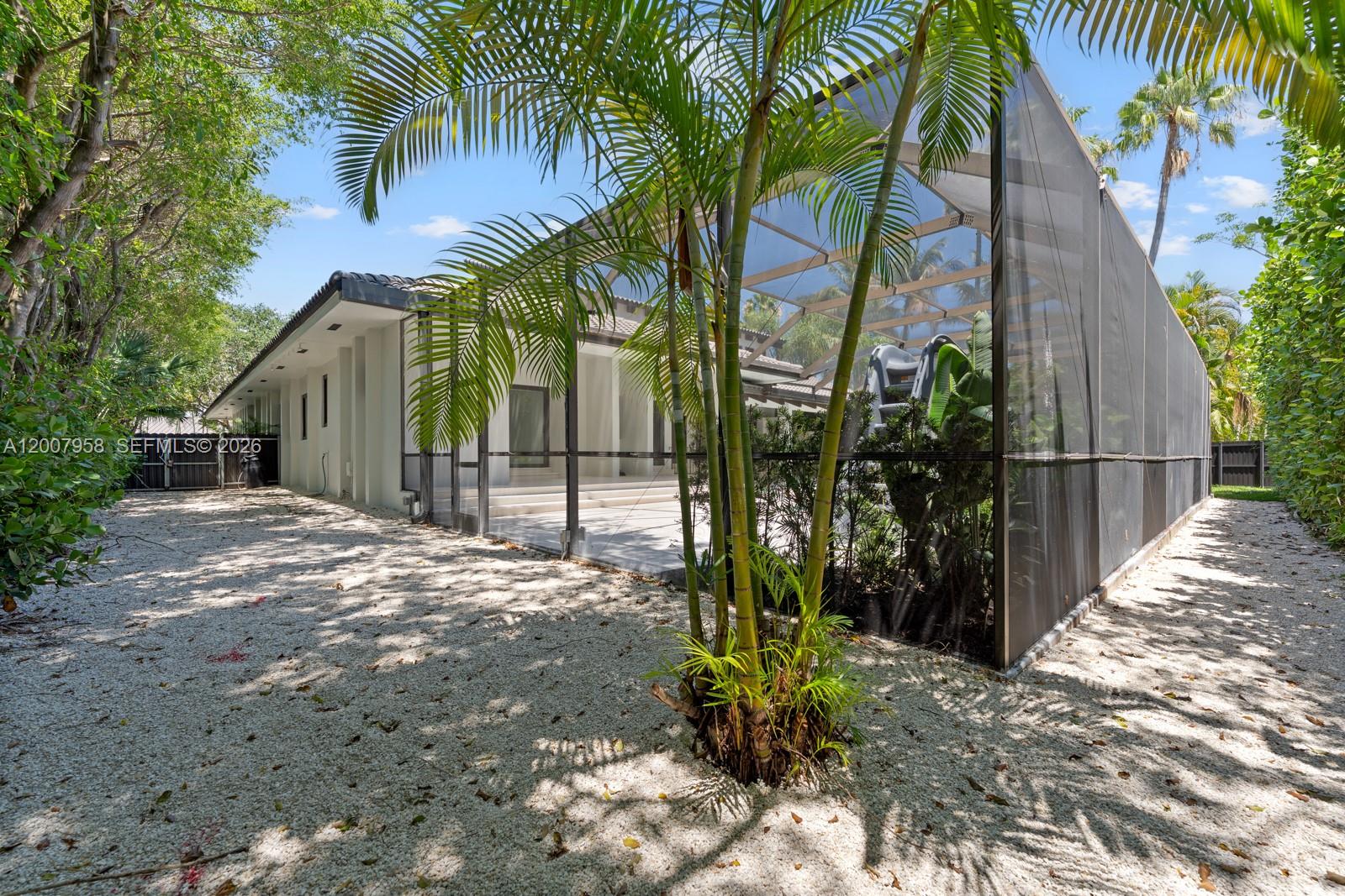 Undisclosed Address Palmetto Bay, FL 33157