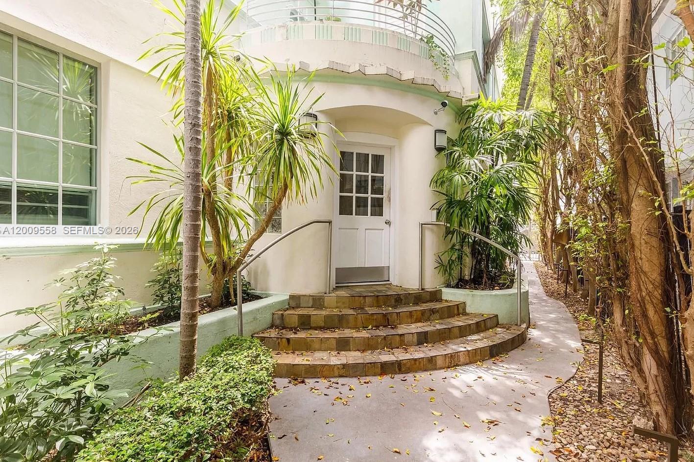 815 Euclid Ave #9